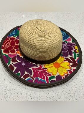 Ladies Mexican Straw Hat W/ Floral Embroidery “Sombrero de Flores Bordado” Sz57